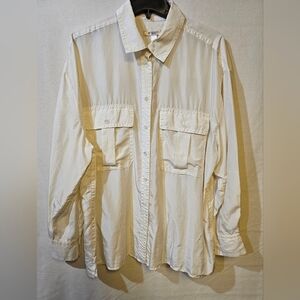 Women's Banana Republic %100 Silk Cream Button-Up Shirt